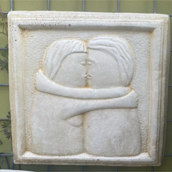 Kiss Concrete Wall Plaque 7300