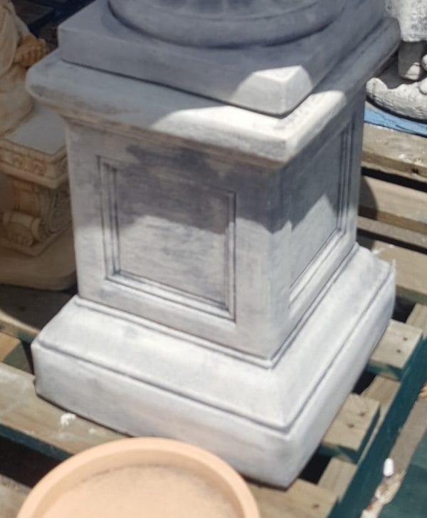 Jefferson Pedestal Large 2