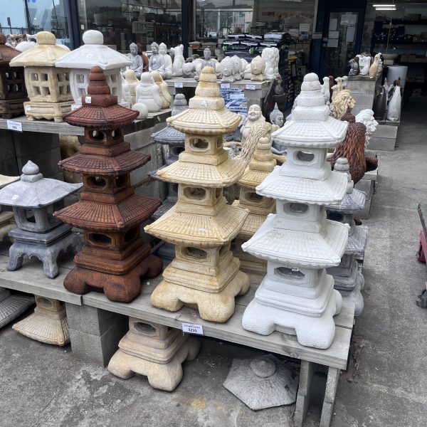 Tall Pagoda Concrete Lantern (1650)